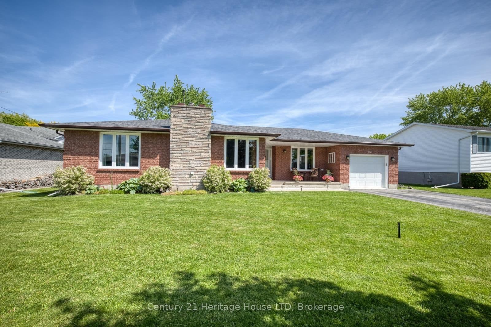 3742 Black Creek Road, Fort Erie, ON — photo 2