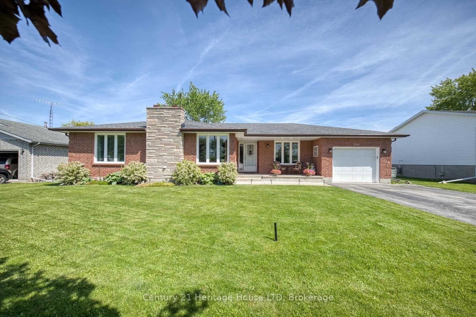 3742 Black Creek Road, Fort Erie, ON — photo 3