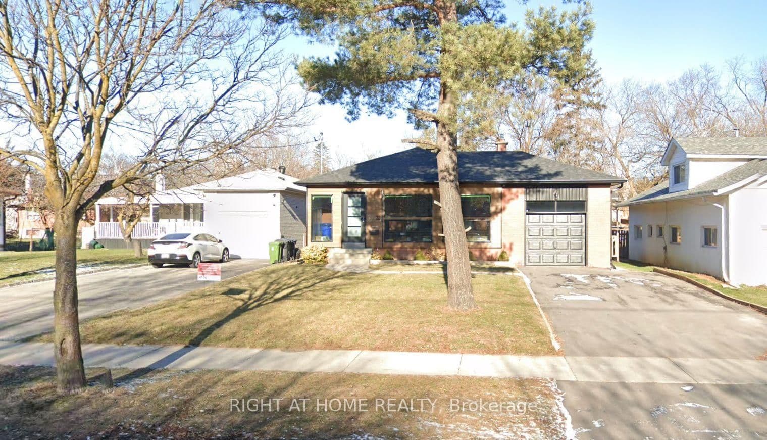 32 Connaught Avenue, Toronto, ON