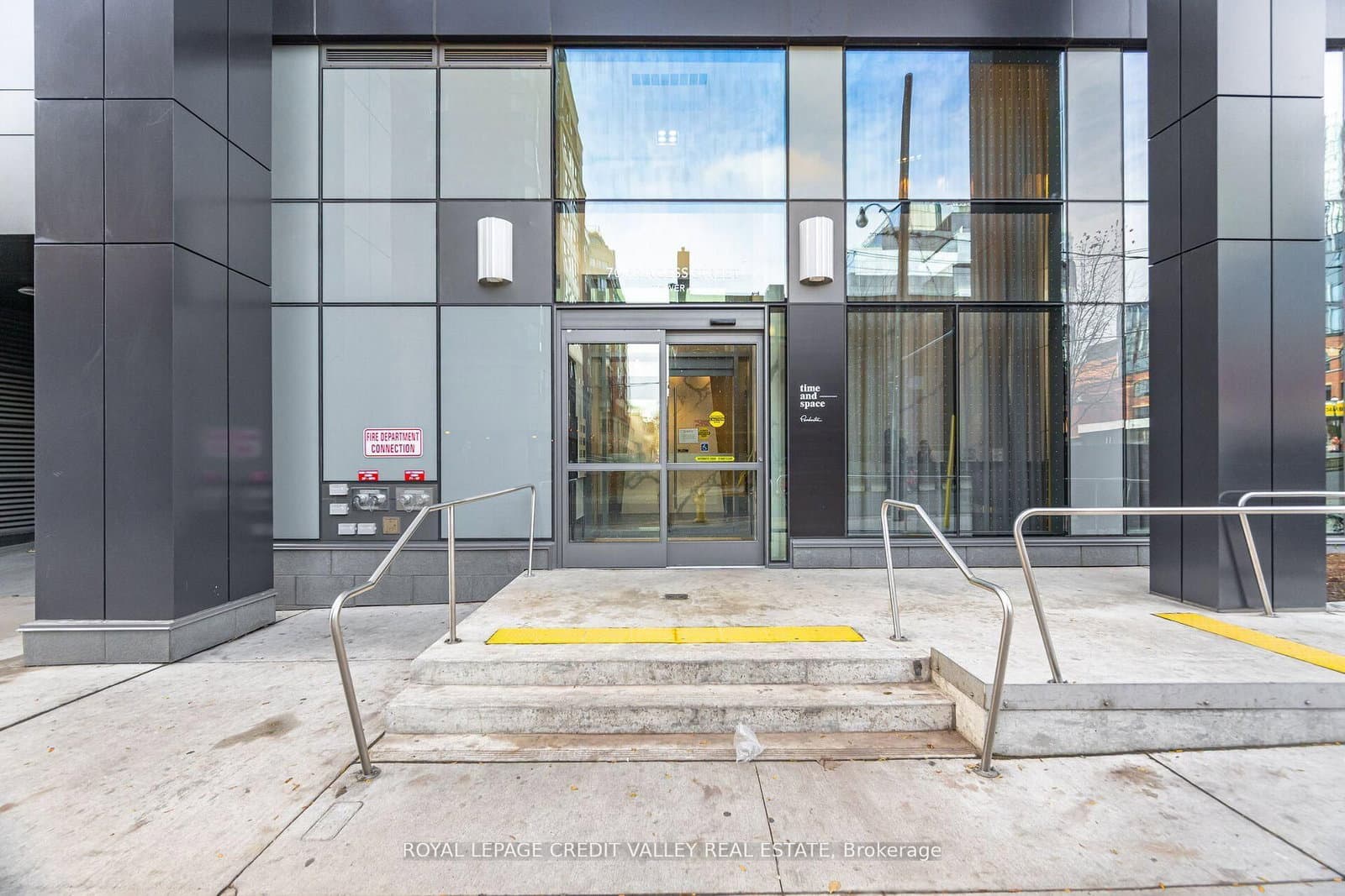 413 - 70 Princess Street, Toronto, ON — photo 2