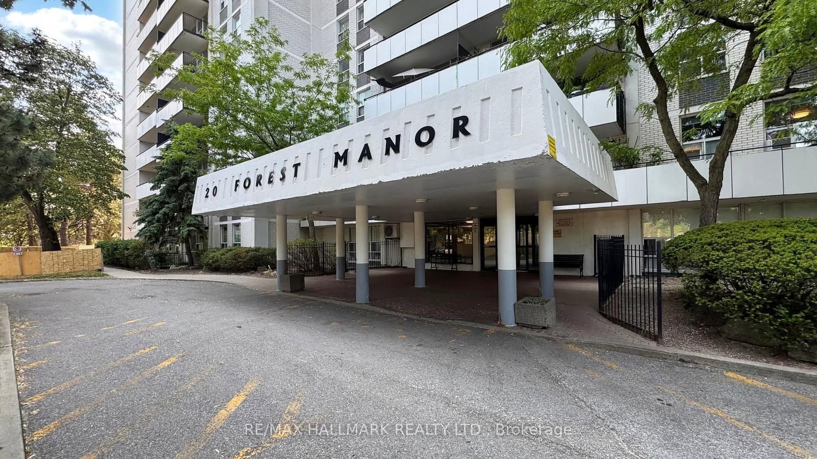 703 - 20 Forest Manor Road, Toronto, ON — photo 2
