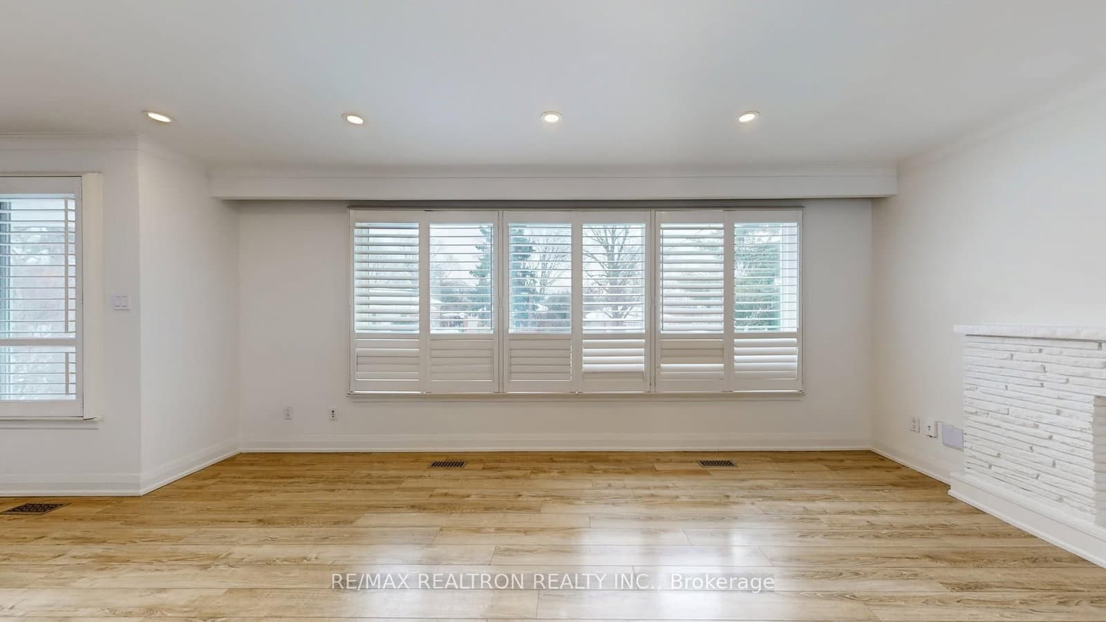 24 Fenelon Drive, Toronto, ON — photo 3