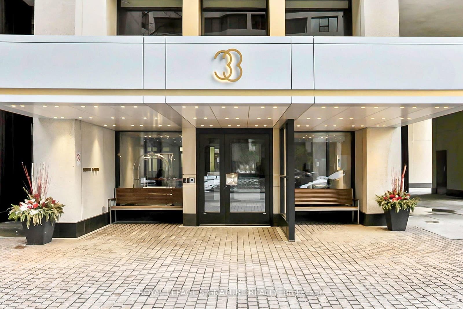 410/204 - 33 Harbour Square, Toronto, ON — photo 2