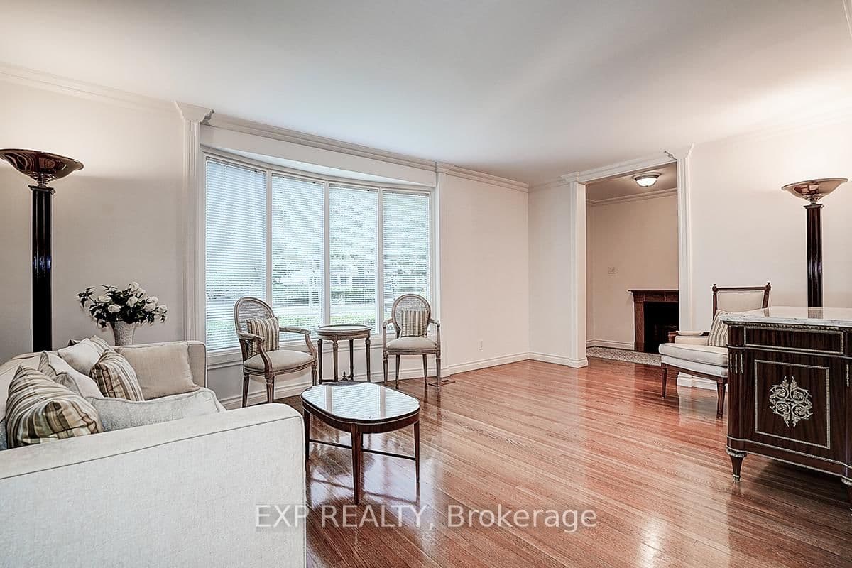 62 Kempsell Crescent, Toronto, ON — photo 3
