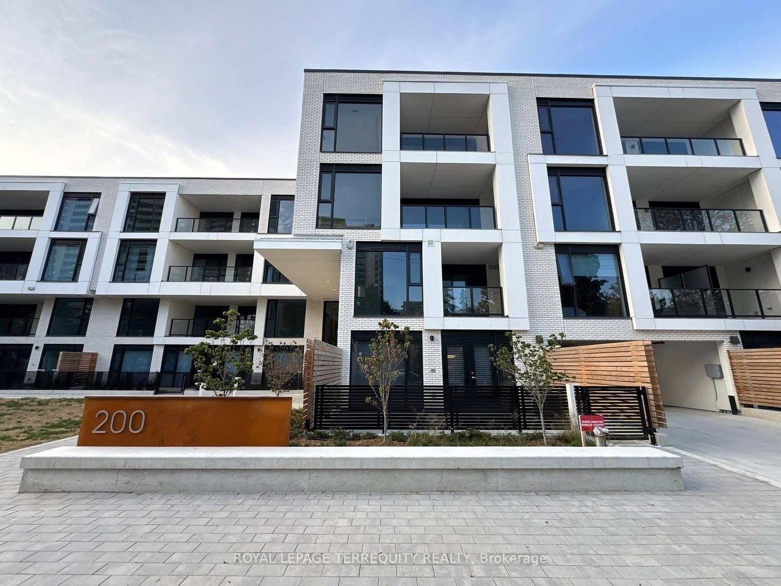 103 - 200 Keewatin Avenue, Toronto, ON