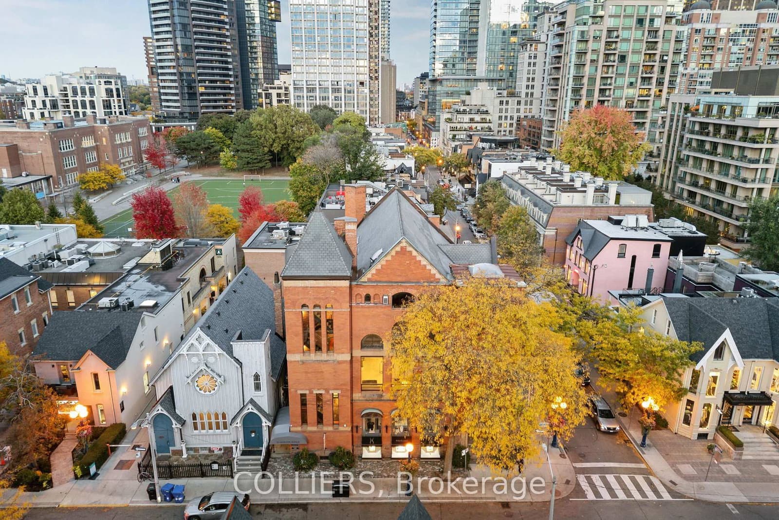 33 Hazelton Avenue, Toronto, ON — photo 2