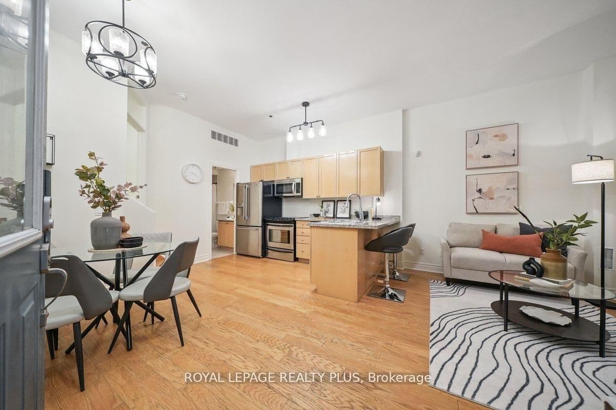 121 - 71 McCaul Street, Toronto, ON