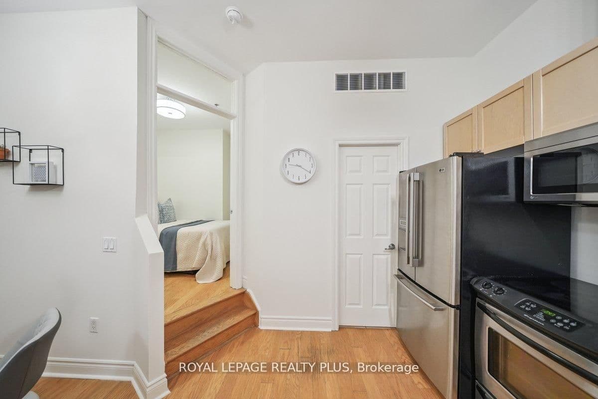 121 - 71 McCaul Street, Toronto, ON — photo 3