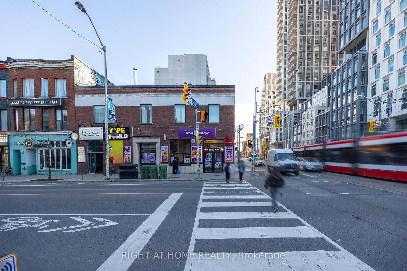 Second Floor - 565 Bloor Street, Toronto, ON — photo 3