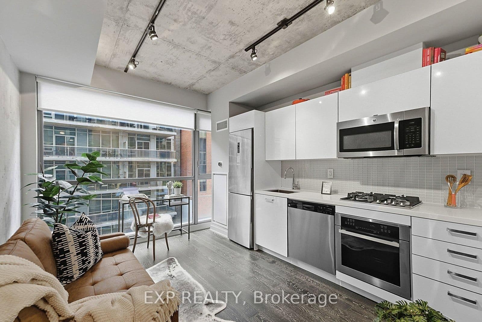 416 - 39 Brant Street, Toronto, ON