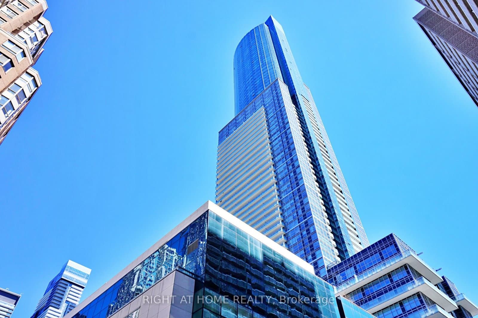 4207 - 386 Yonge Street, Toronto, ON — photo 3