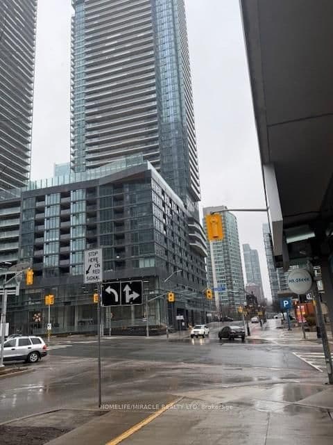 333 Bremner Boulevard, Toronto, ON — photo 2