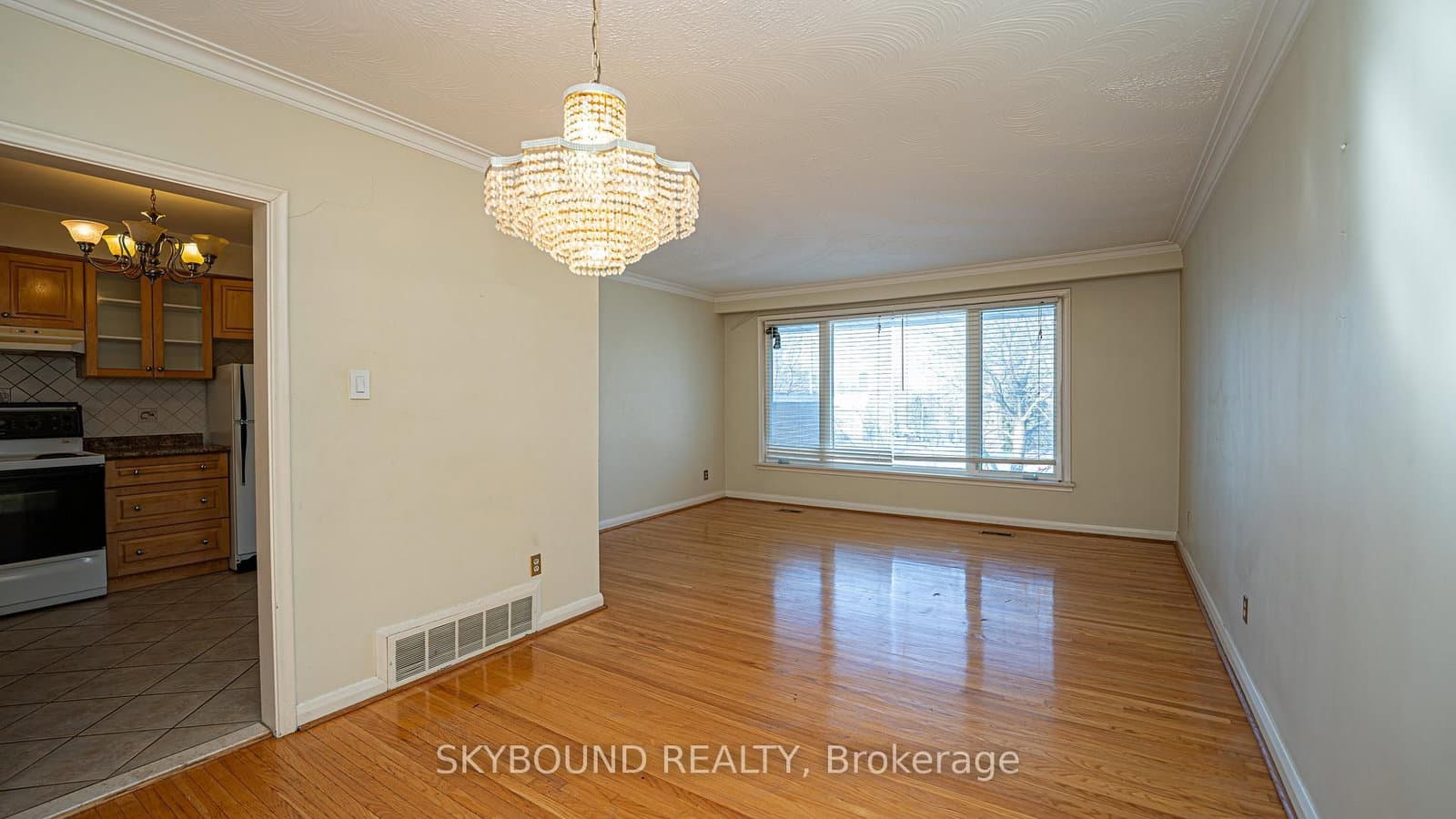 9 Caronport Crescent, Toronto, ON