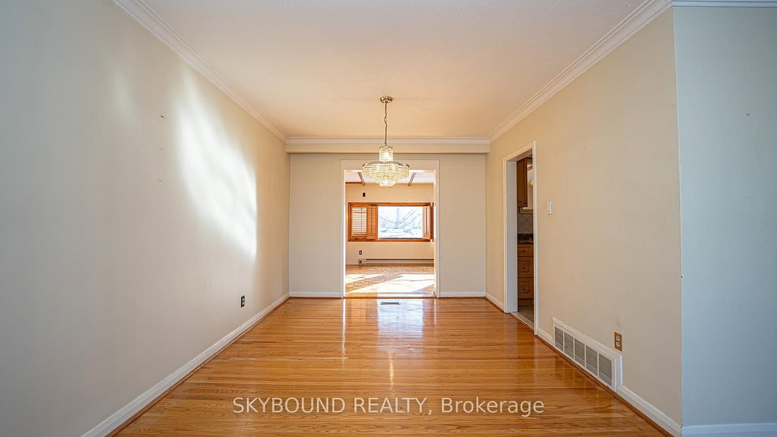 9 Caronport Crescent, Toronto, ON — photo 3