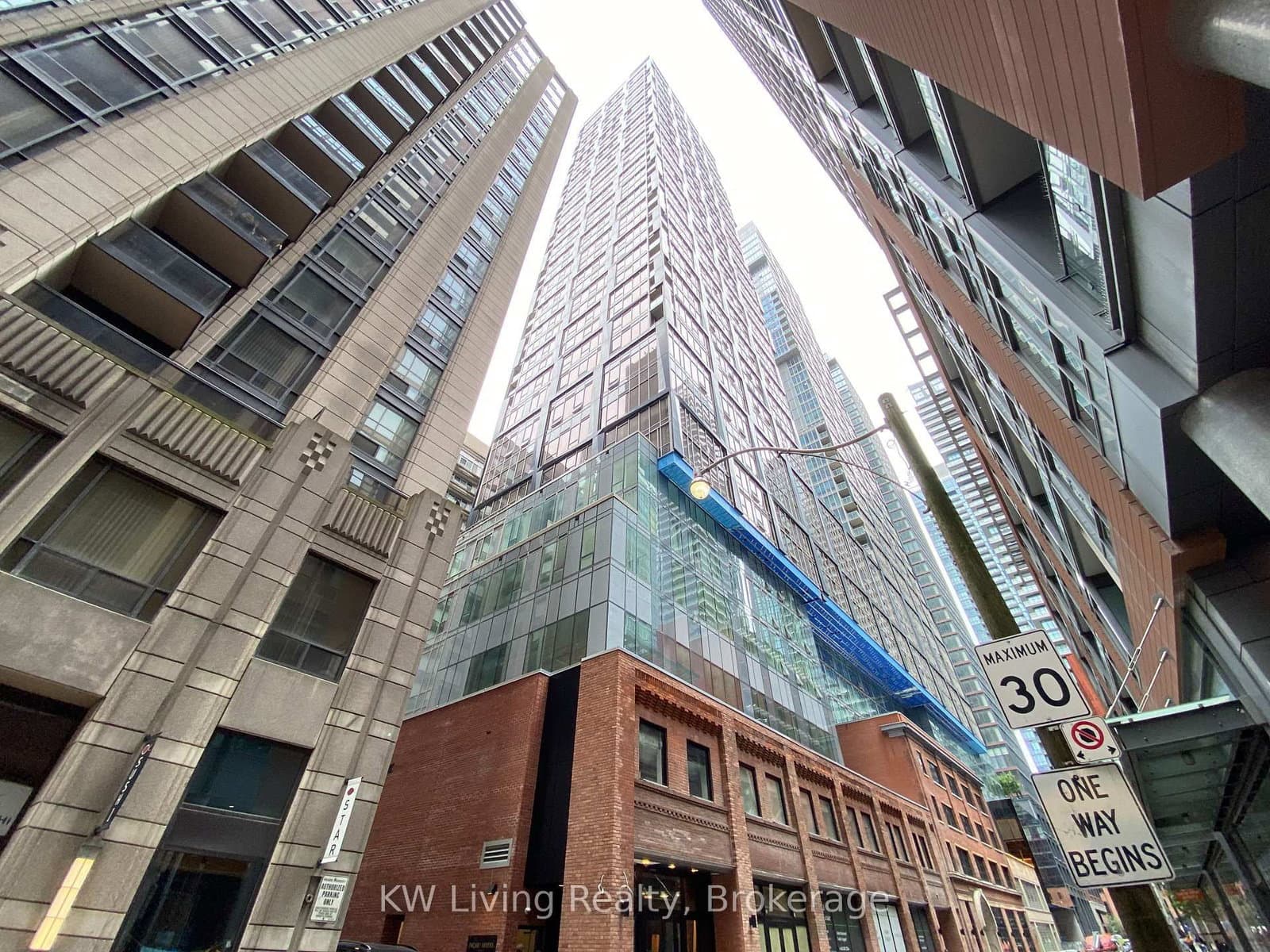 602 - 15 Mercer Street, Toronto, ON — photo 2