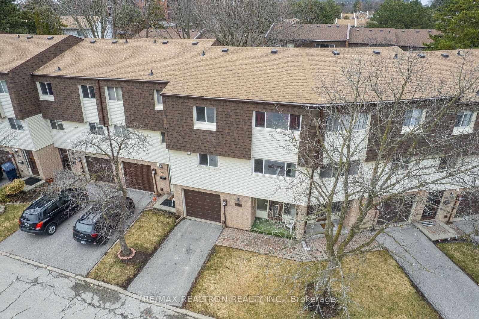 11 - 191 Jenny Wrenway, Toronto, ON — photo 2