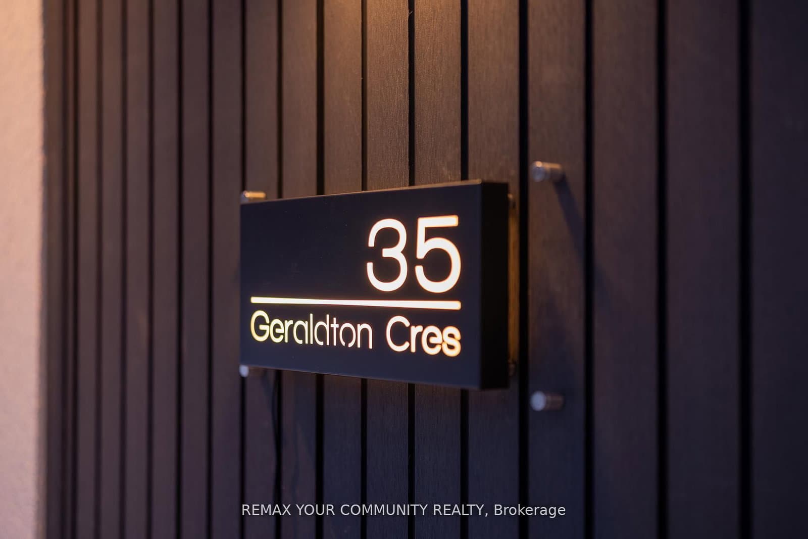 35 Geraldton Crescent, Toronto, ON — photo 3