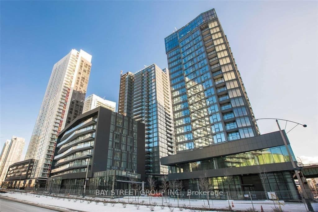 810 - 90 Queens Wharf Road, Toronto, ON