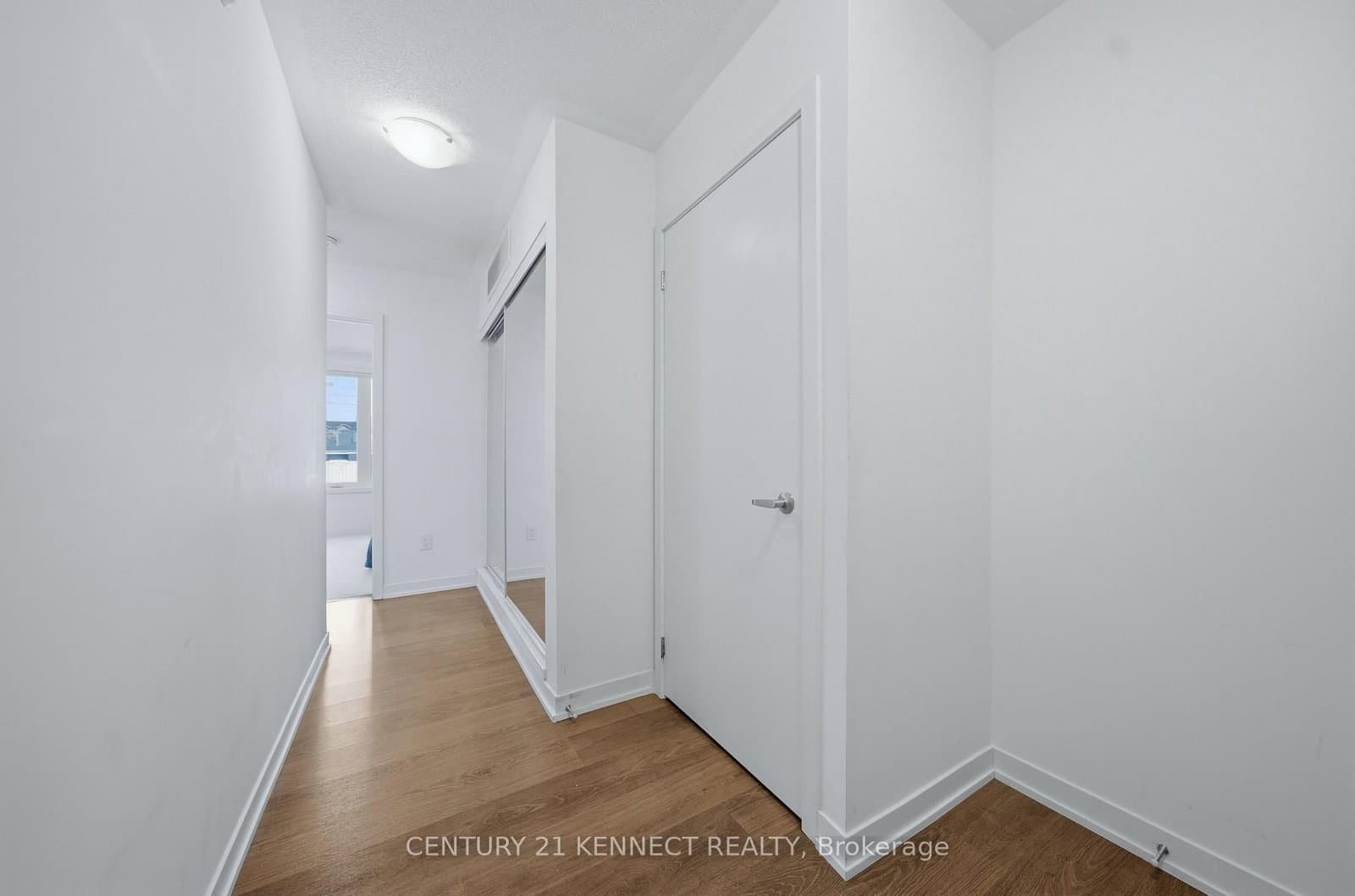 211 - 20 Orchid Pl Drive, Toronto, ON — photo 2