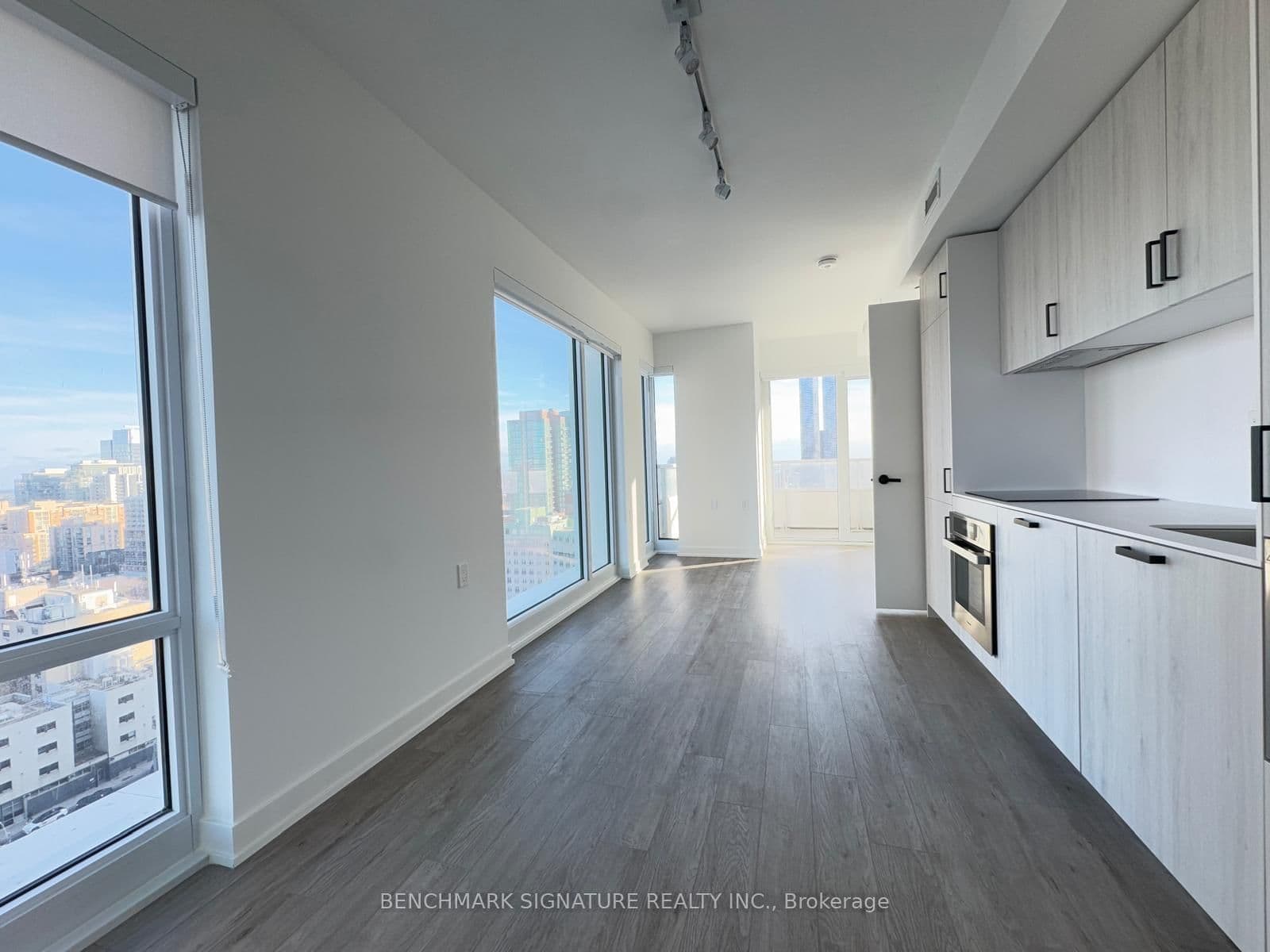 1703 - 88 Queen Street, Toronto, ON — photo 2