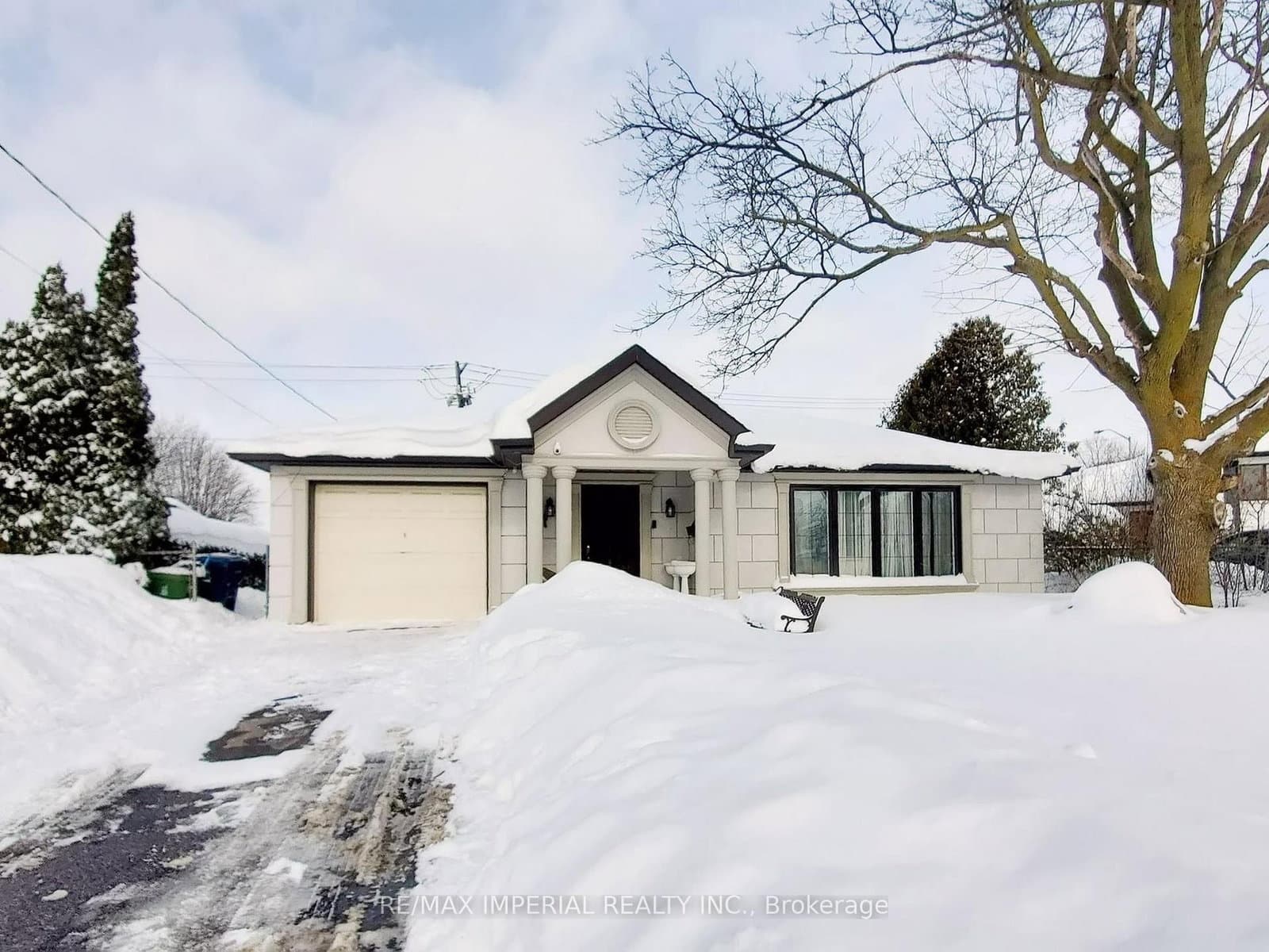35 Waddington Crescent, Toronto, ON