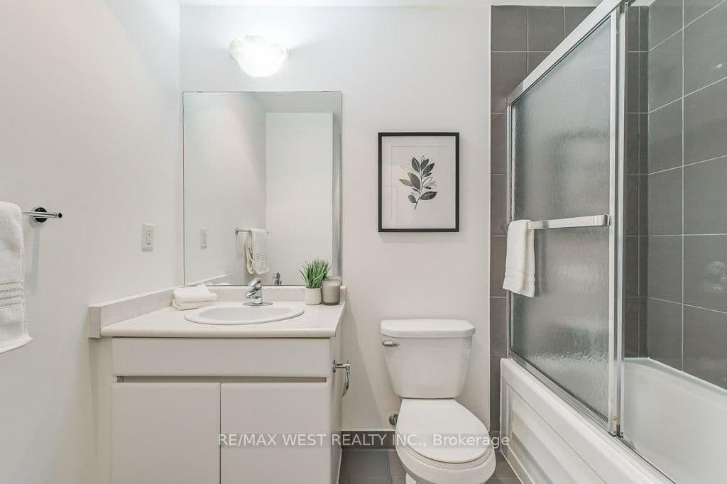 501 - 30 Canterbury Place, Toronto, ON — photo 2