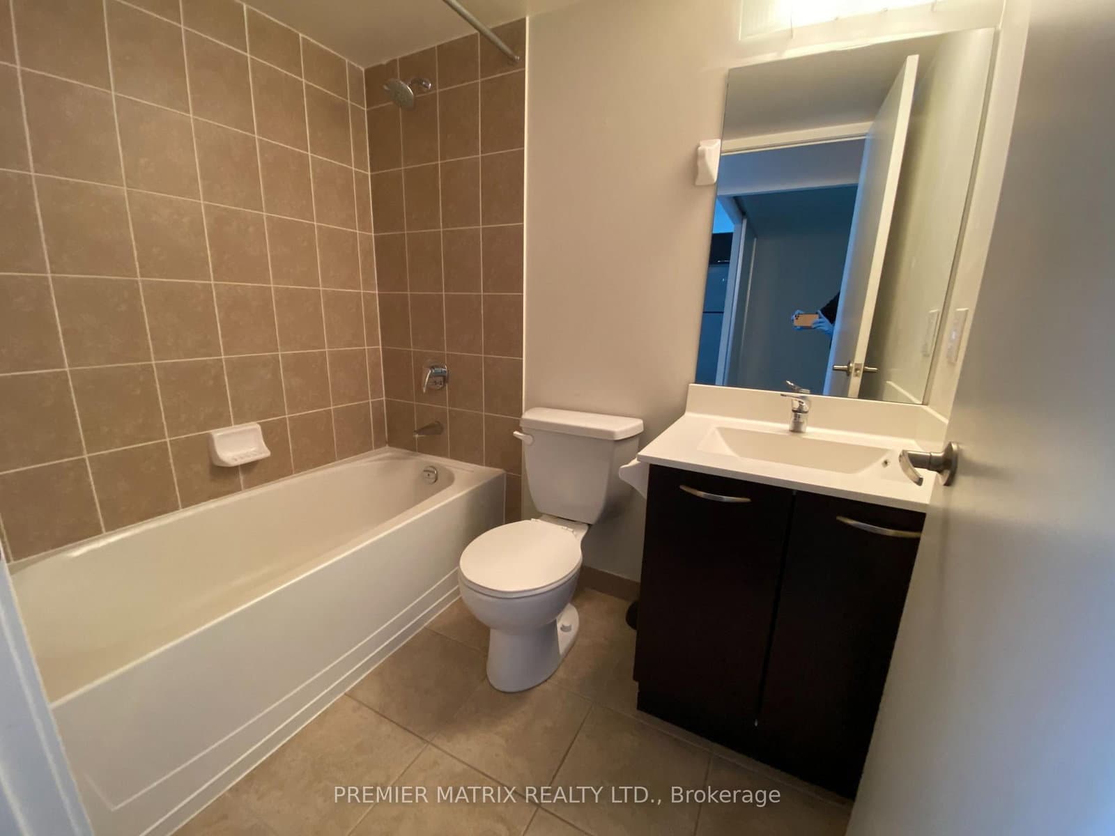 904 - 38 Joe Shuster Way, Toronto, ON — photo 2