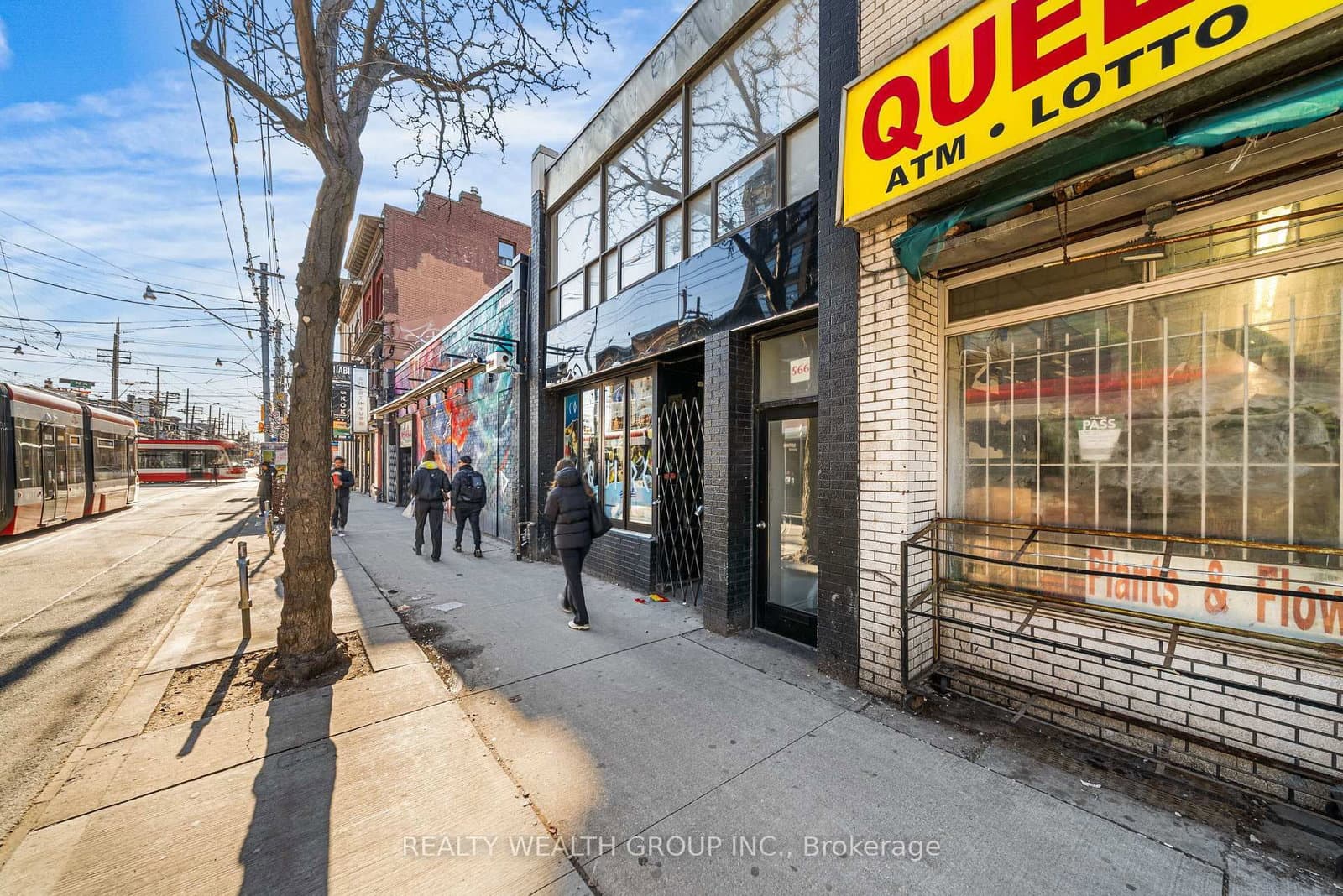 566 Queen Street, Toronto, ON — photo 2