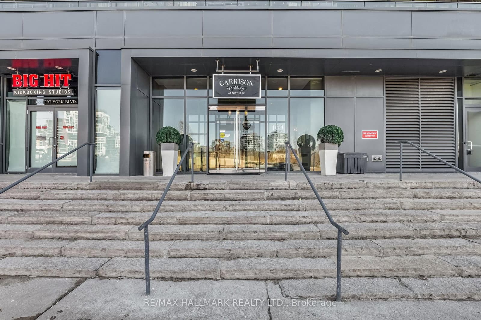 913 - 169 Fort York Boulevard, Toronto, ON — photo 2