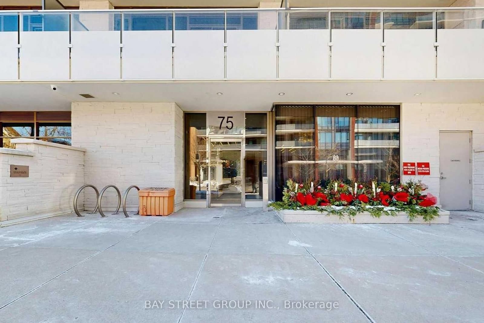 1509 - 75 Canterbury Place, Toronto, ON — photo 2