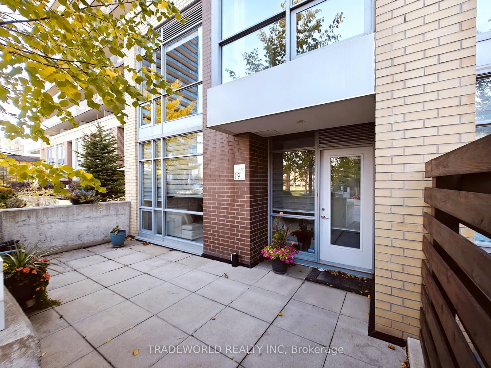 Th10 - 19 Singer Court, Toronto, ON