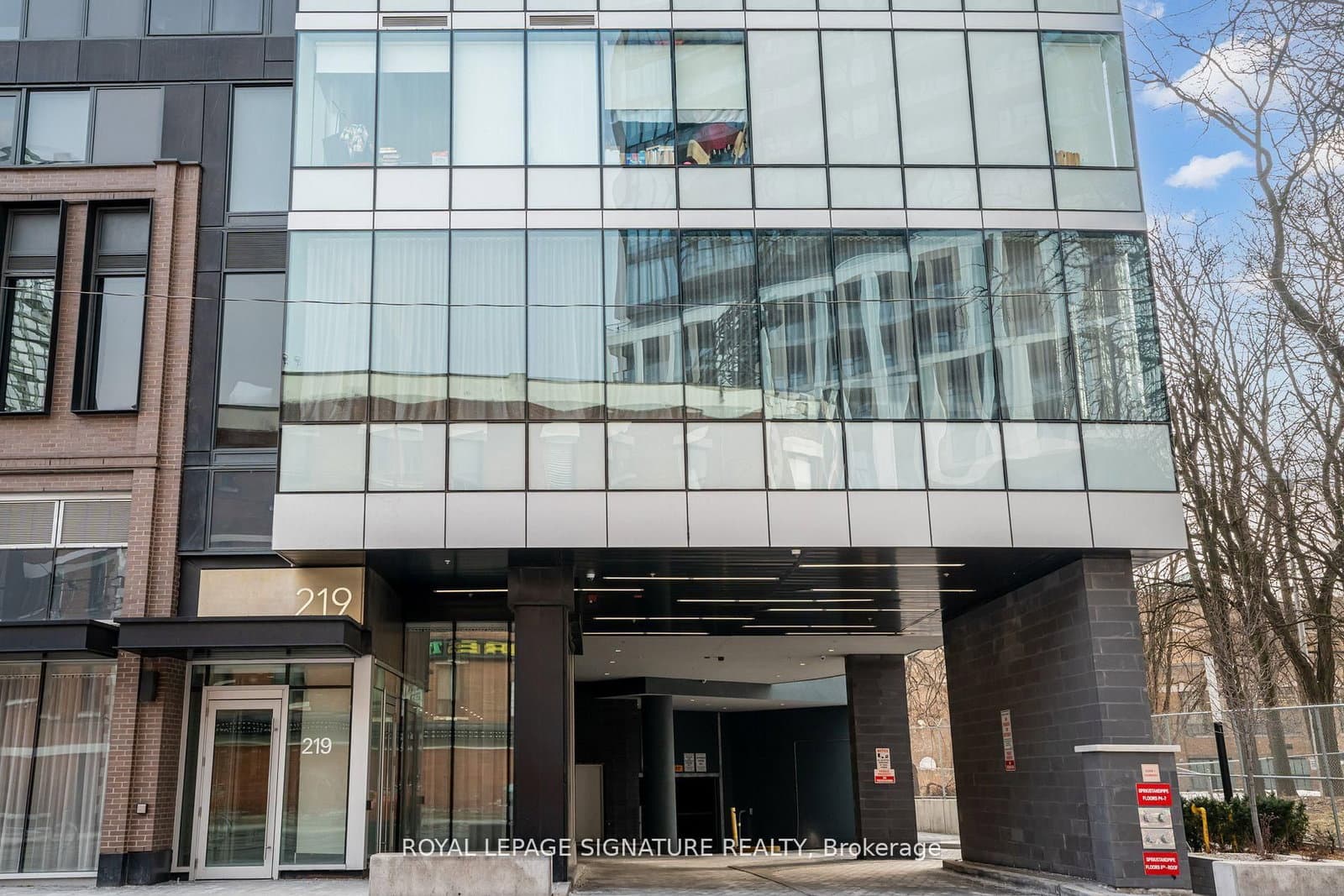 810 - 219 Dundas Street, Toronto, ON — photo 2