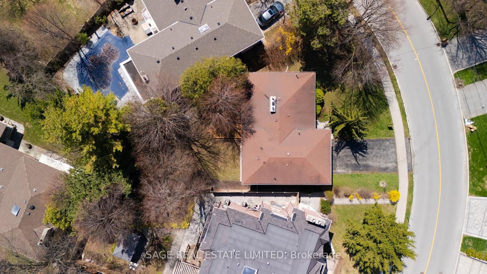 9 Hawksbury Drive, Toronto, ON — photo 3