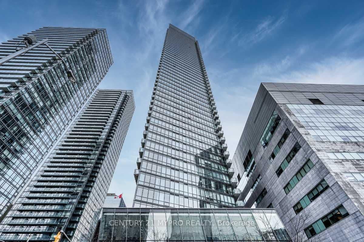 2810 - 832 Bay Street, Toronto, ON