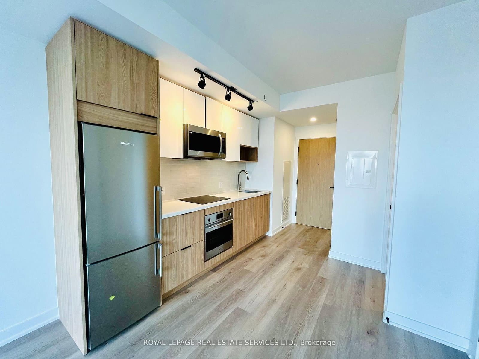 2009 - 5 Defries Street, Toronto, ON