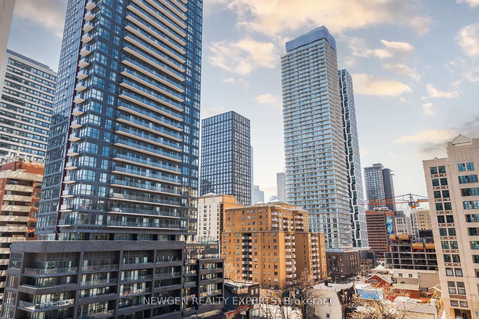 1624 - 251 Jarvis Street, Toronto, ON