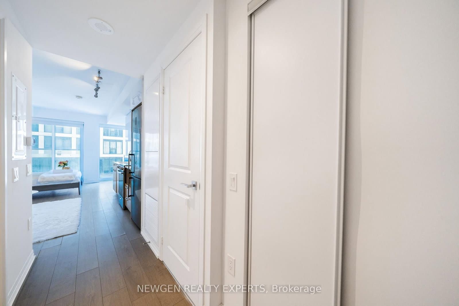 1624 - 251 Jarvis Street, Toronto, ON — photo 2