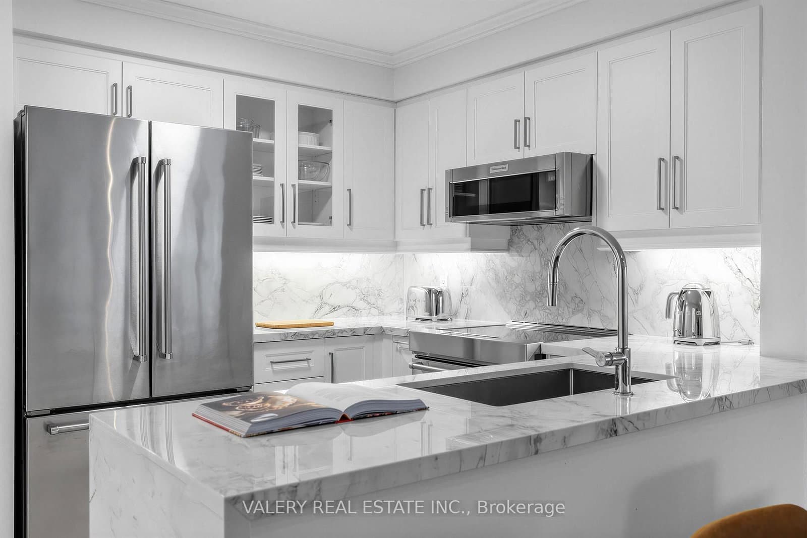 1009 - 300 Bloor Street, Toronto, ON — photo 3