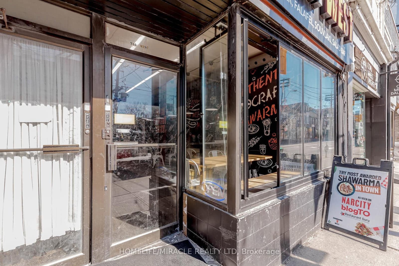 746 Queen Street, Toronto, ON — photo 2