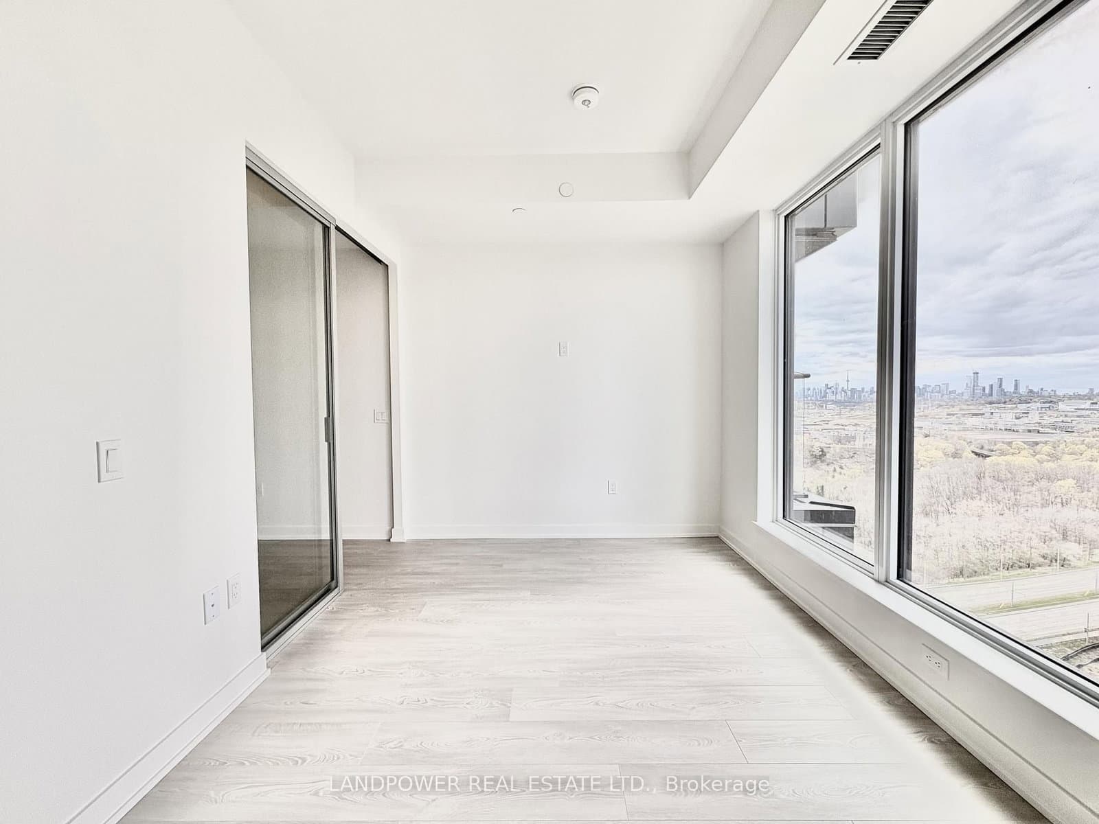 2101 - 5 Quarrington Lane, Toronto, ON — photo 3