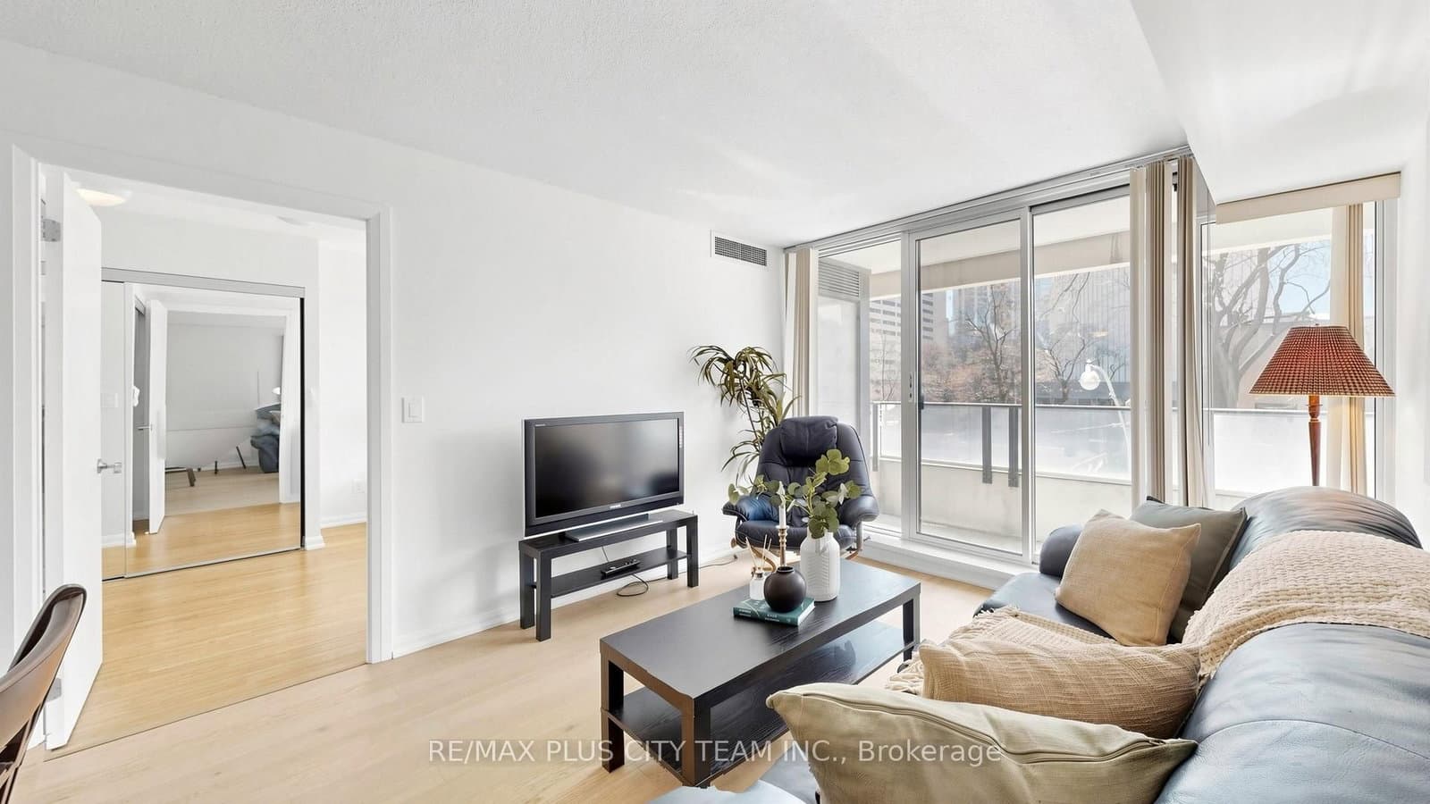 308 - 111 Elizabeth Street, Toronto, ON