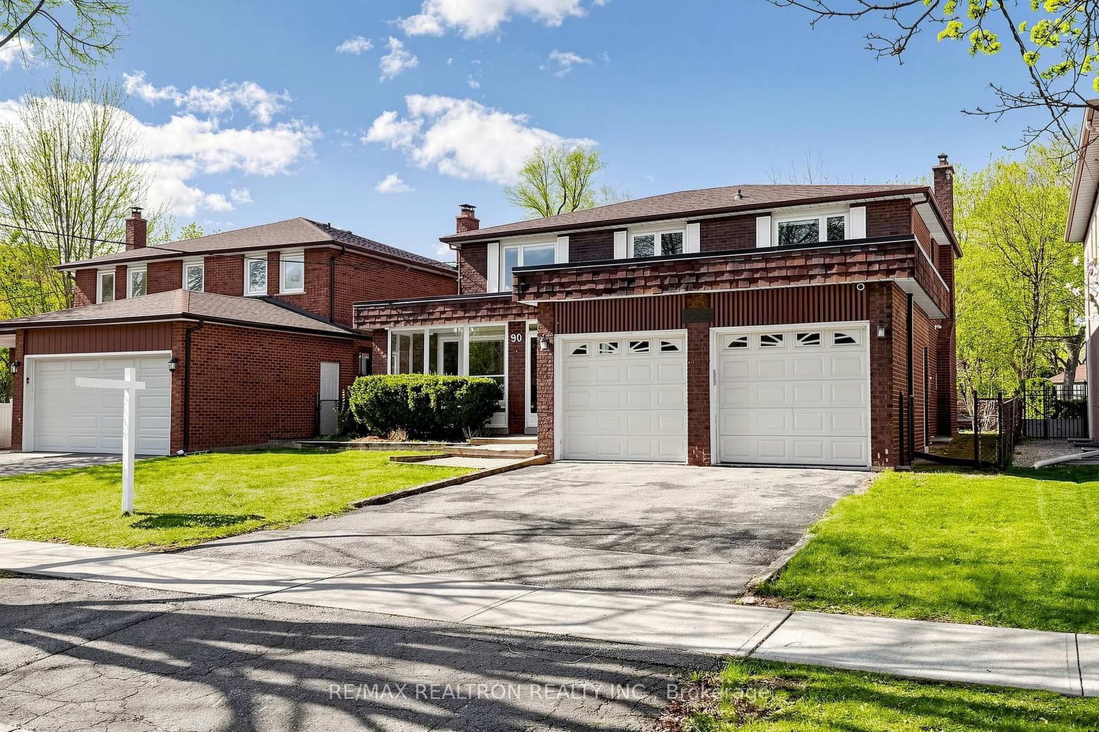 90 Holmes Avenue, Toronto, ON
