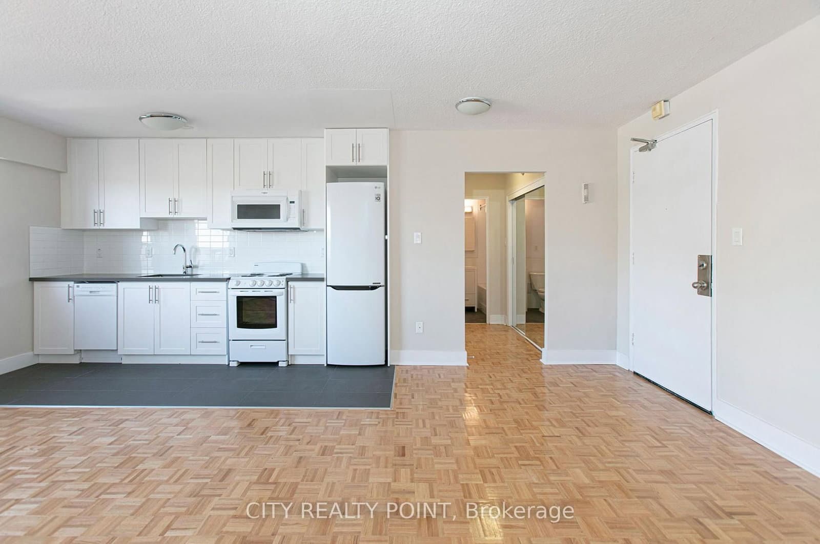 405 - 95 Lawton Boulevard, Toronto, ON — photo 3