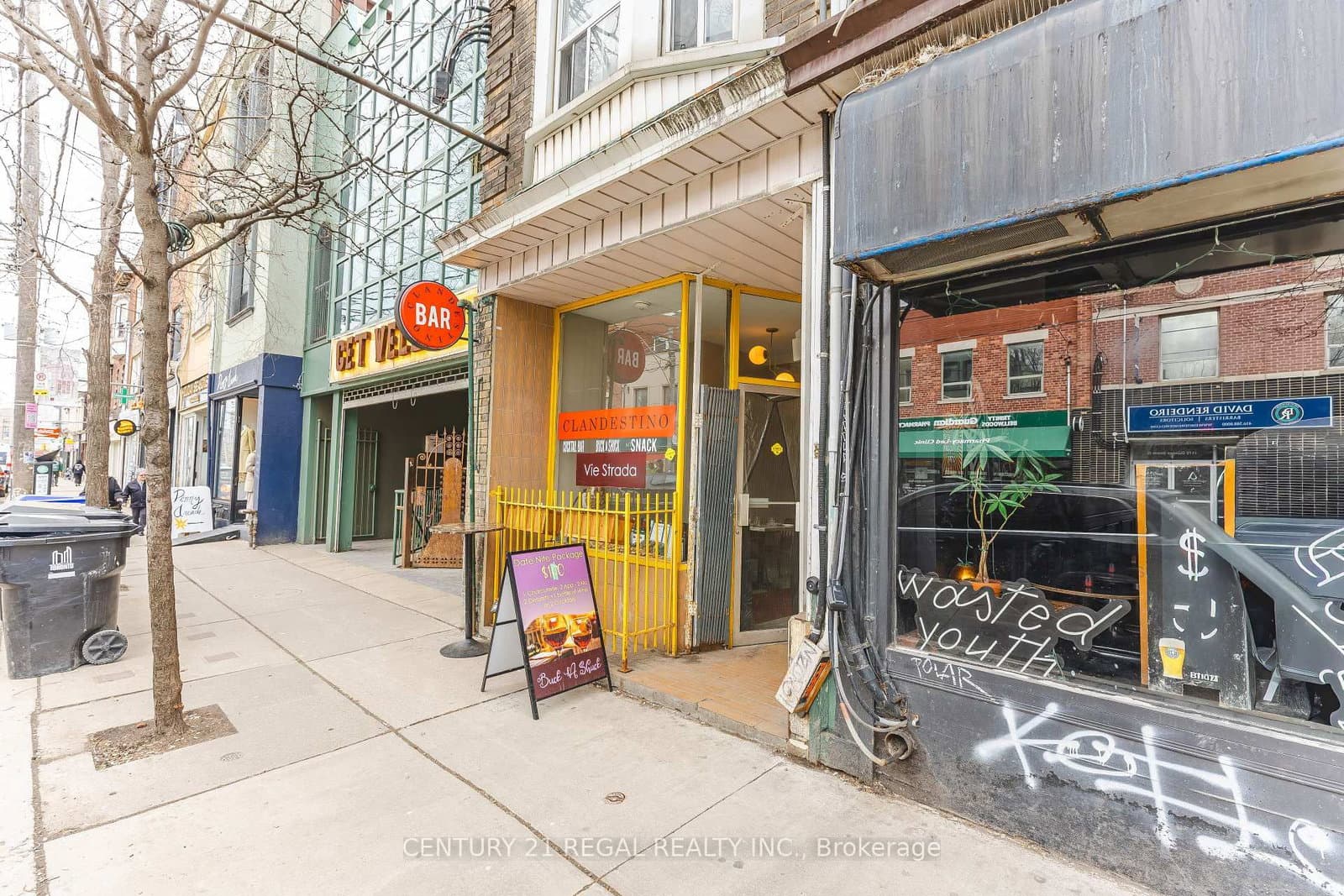 1183 Dundas Street, Toronto, ON