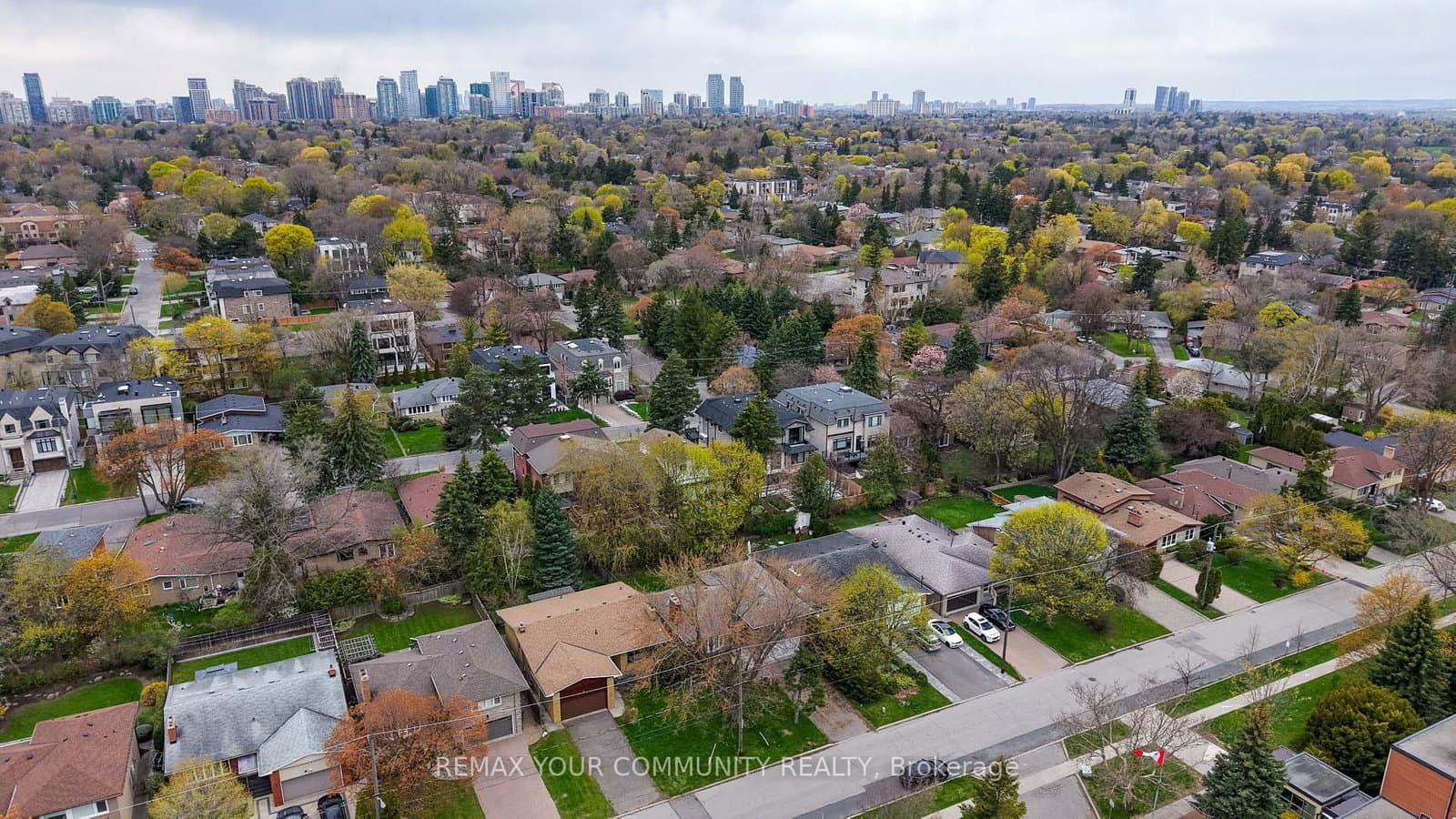 28 Bunty Lane, Toronto, ON — photo 3
