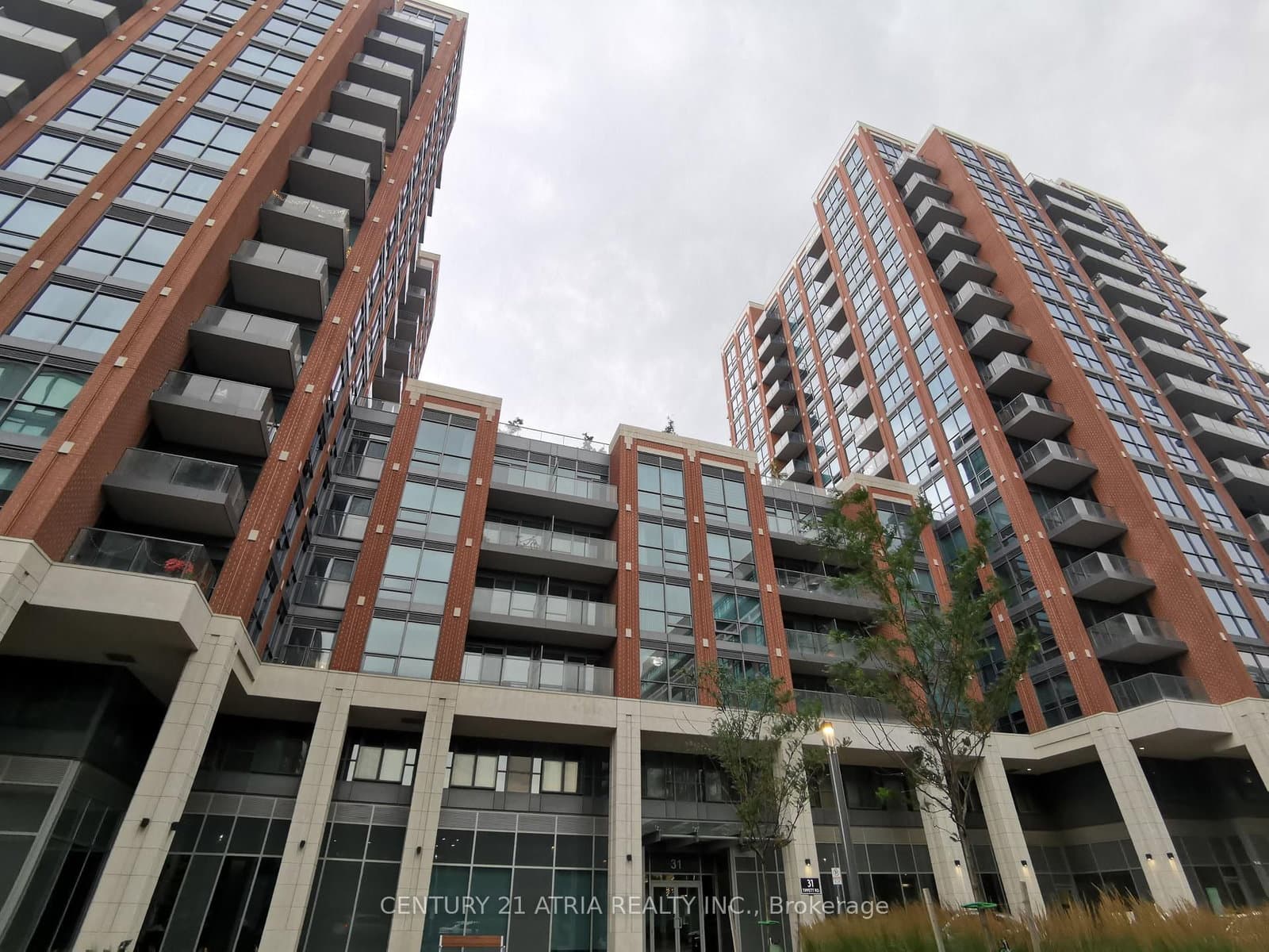 209 - 31 Tippett Road, Toronto, ON