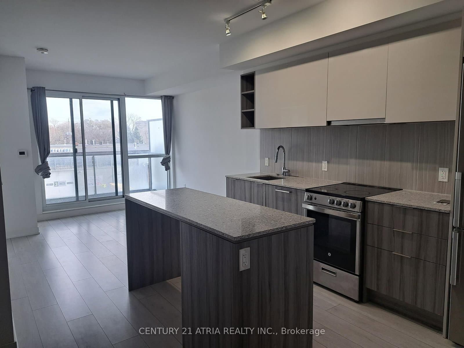 209 - 31 Tippett Road, Toronto, ON — photo 3