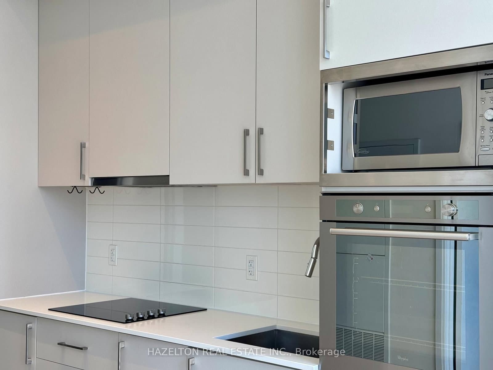 201E - 576 Front Street, Toronto, ON — photo 2