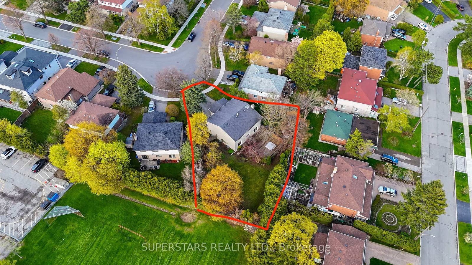 76 Hobart Drive, Toronto, ON — photo 2