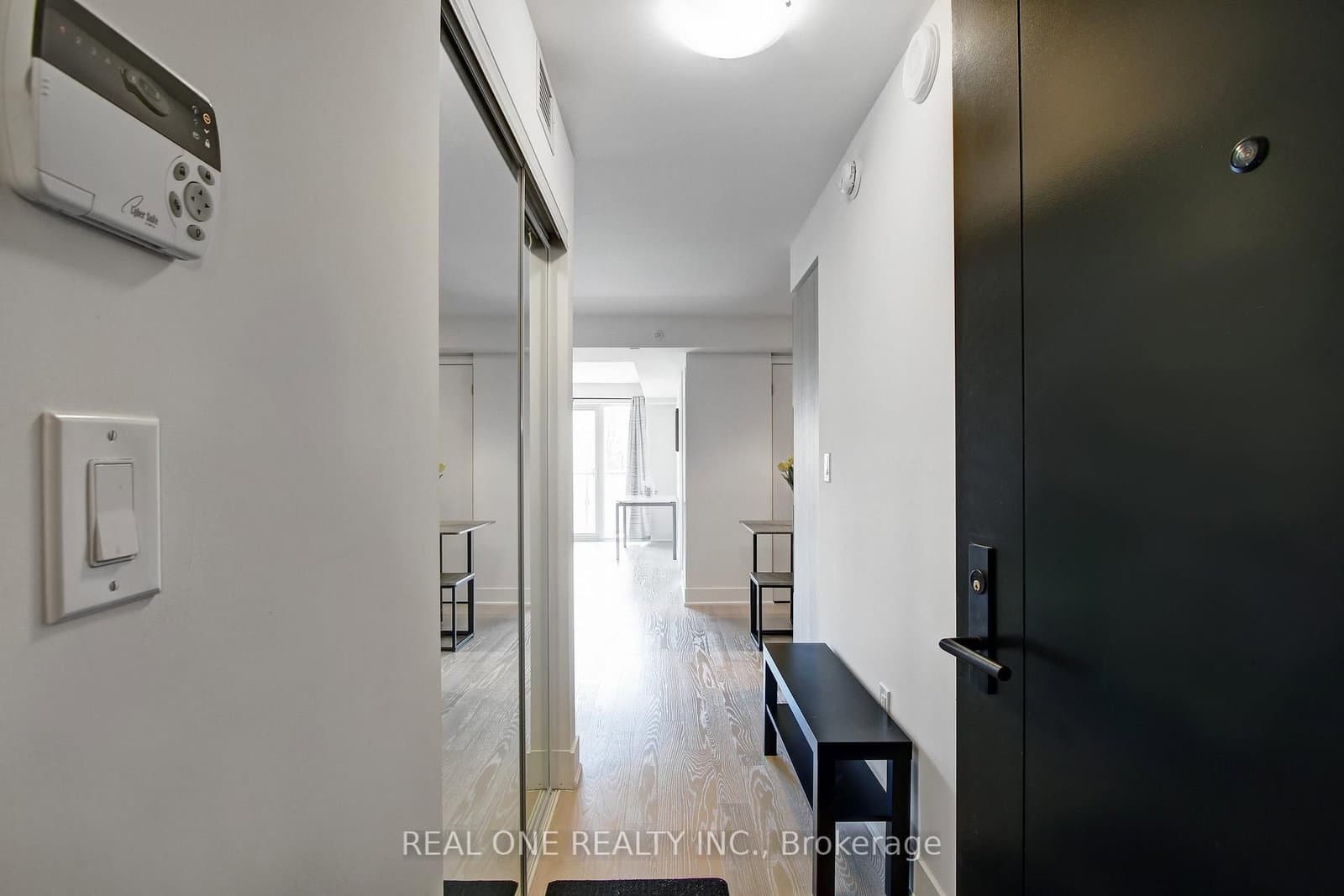 2313 - 955 Bay Street, Toronto, ON — photo 2